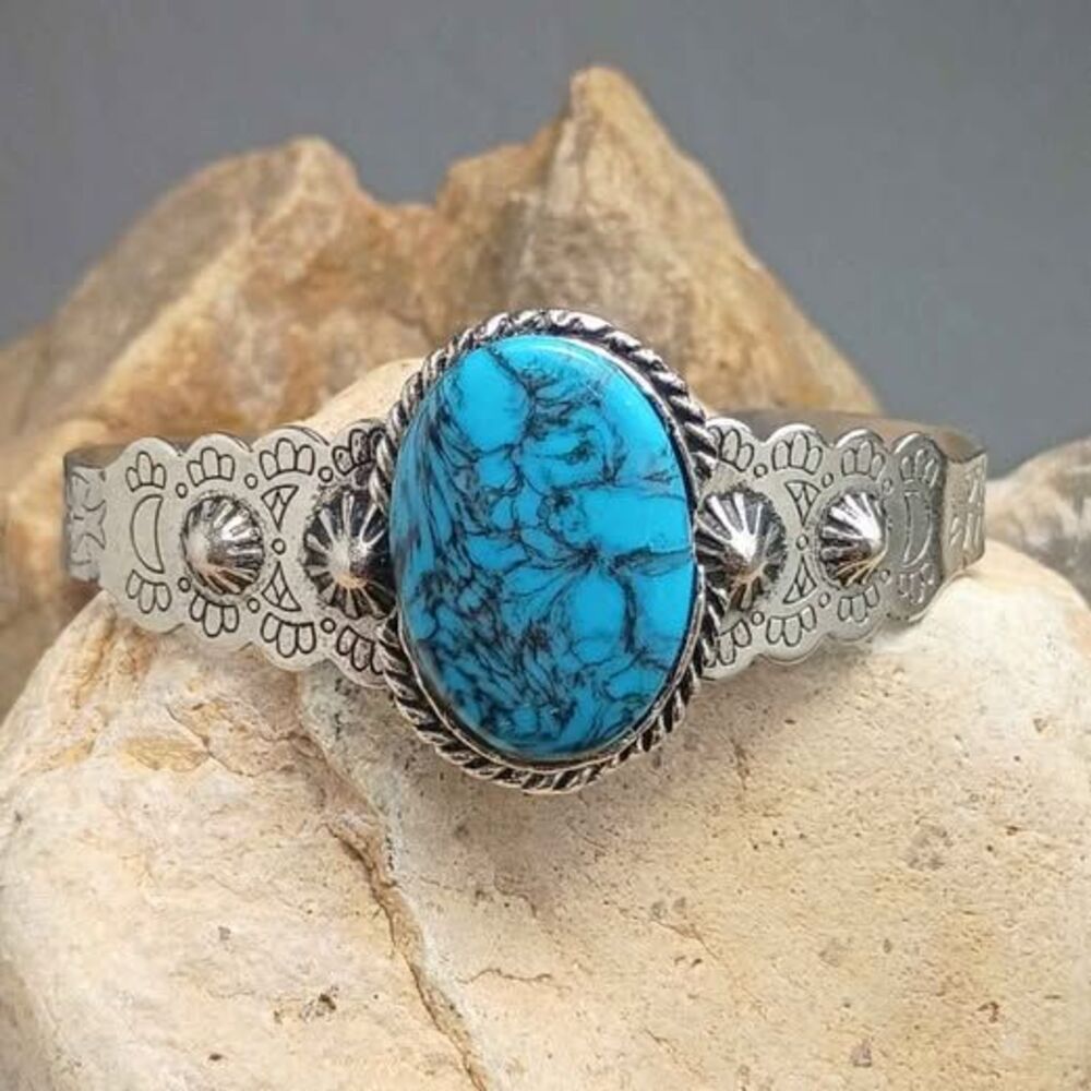 Vintage 70s Silver tone Southwestern Cuff Bracelet